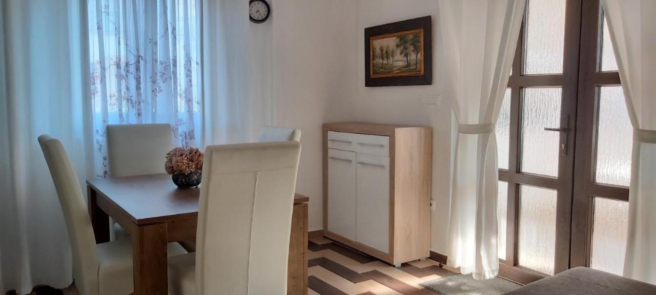 Apartment Iva Нивице Екстериор снимка