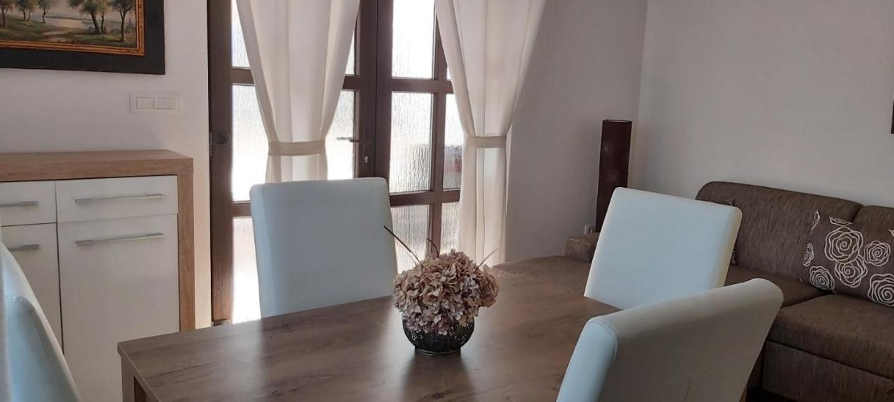 Apartment Iva Нивице Екстериор снимка