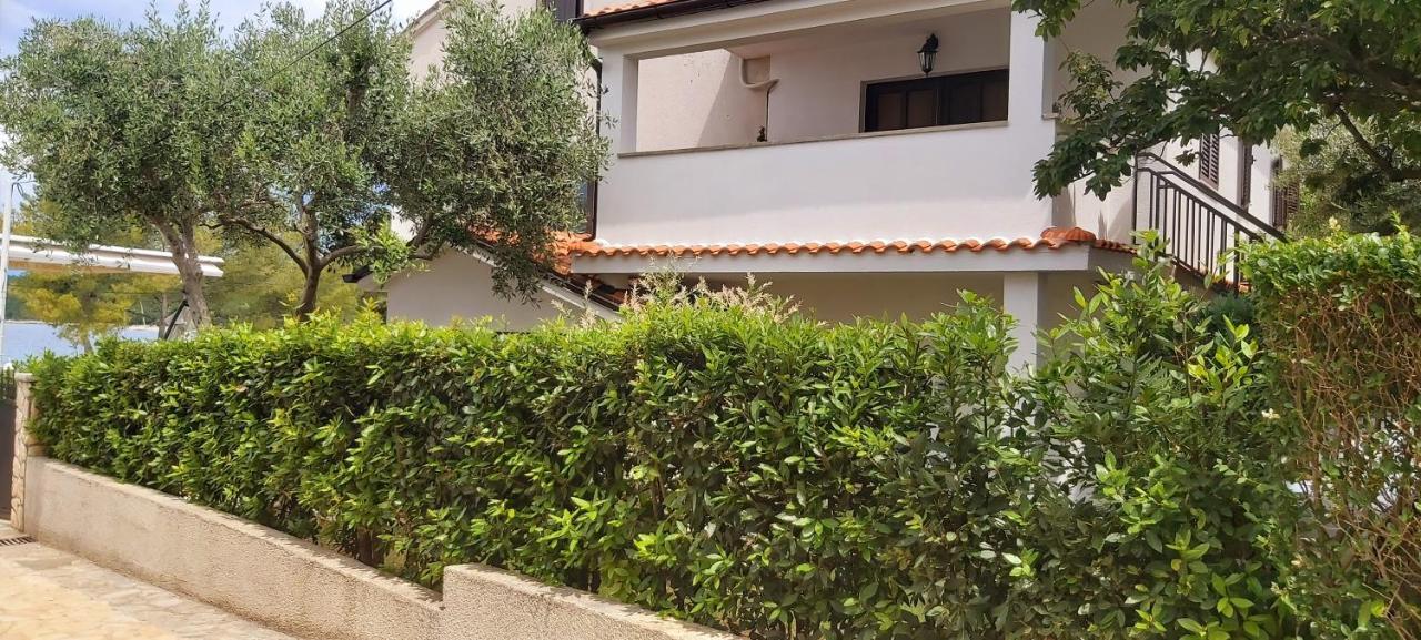 Apartment Iva Нивице Екстериор снимка